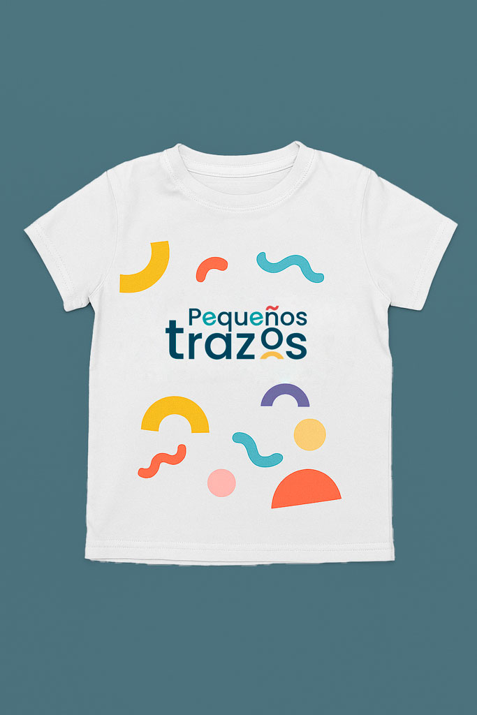 pequeños trazos branding camiseta